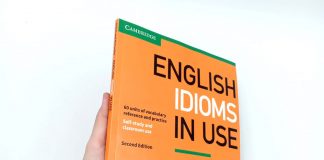 Mua sách English Idioms In Use ở đâu tốt chất lượng giá rẻ?
